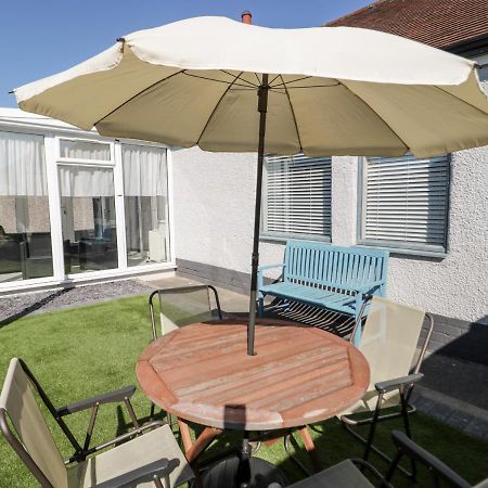 Вилла Seaside Retreat Престатин Экстерьер фото